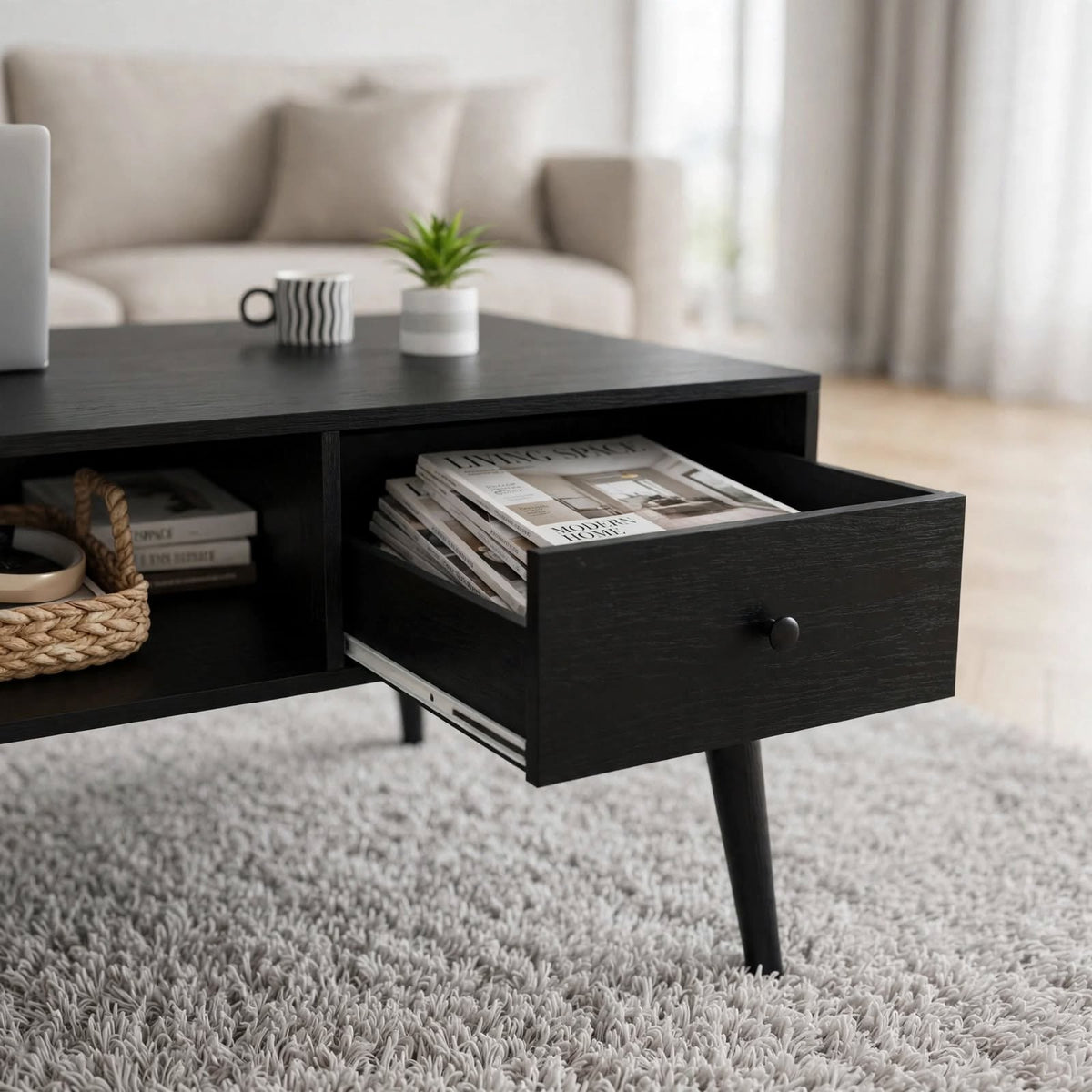 Table basse noire avec tiroir